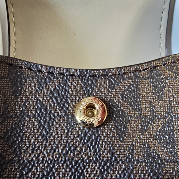Michael Kors Airpods Pro Case